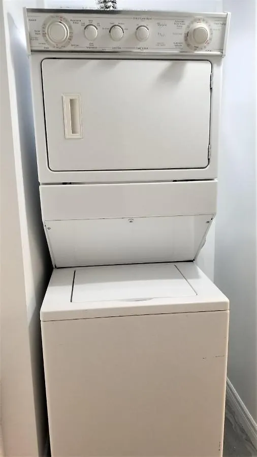 Charming Studio With Parking, Netflix, Full Kitchen - Close To Algonquin College Apartment Ottawa 0*,  Canada