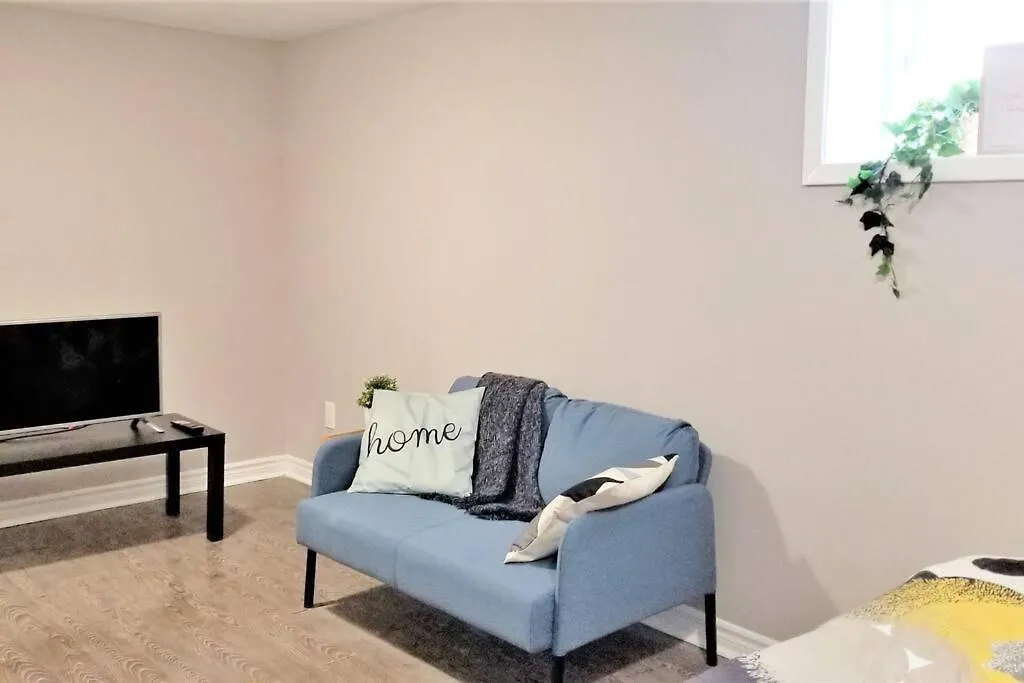 Charming Studio With Parking, Netflix, Full Kitchen - Close To Algonquin College Apartment Ottawa Canada