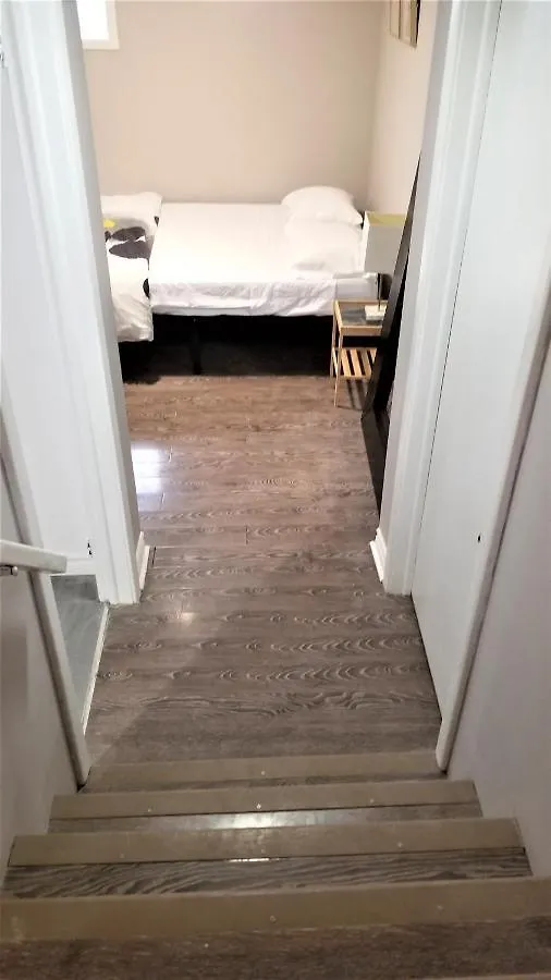 Charming Studio With Parking, Netflix, Full Kitchen - Close To Algonquin College Apartment Ottawa Canada